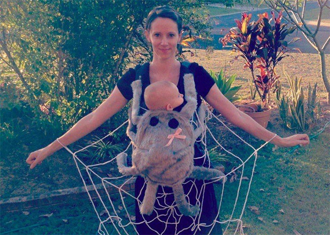queso longitud sector Disfraz de araña para llevar al bebé en portabebés en Halloween - Mundo  Diversal