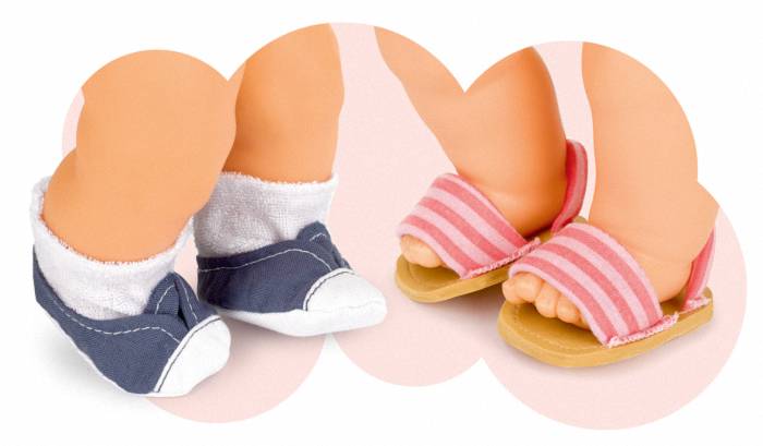 zapatos chanclas y calcetines