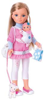 NANCY CUIDA A SU HERMANITA