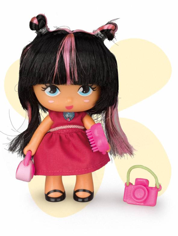 MUÑECA CON SET DE ROPA CON CÁMARA