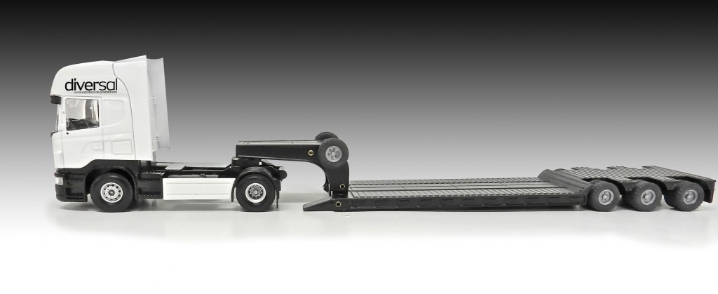 CAMION BLANCO LATERAL