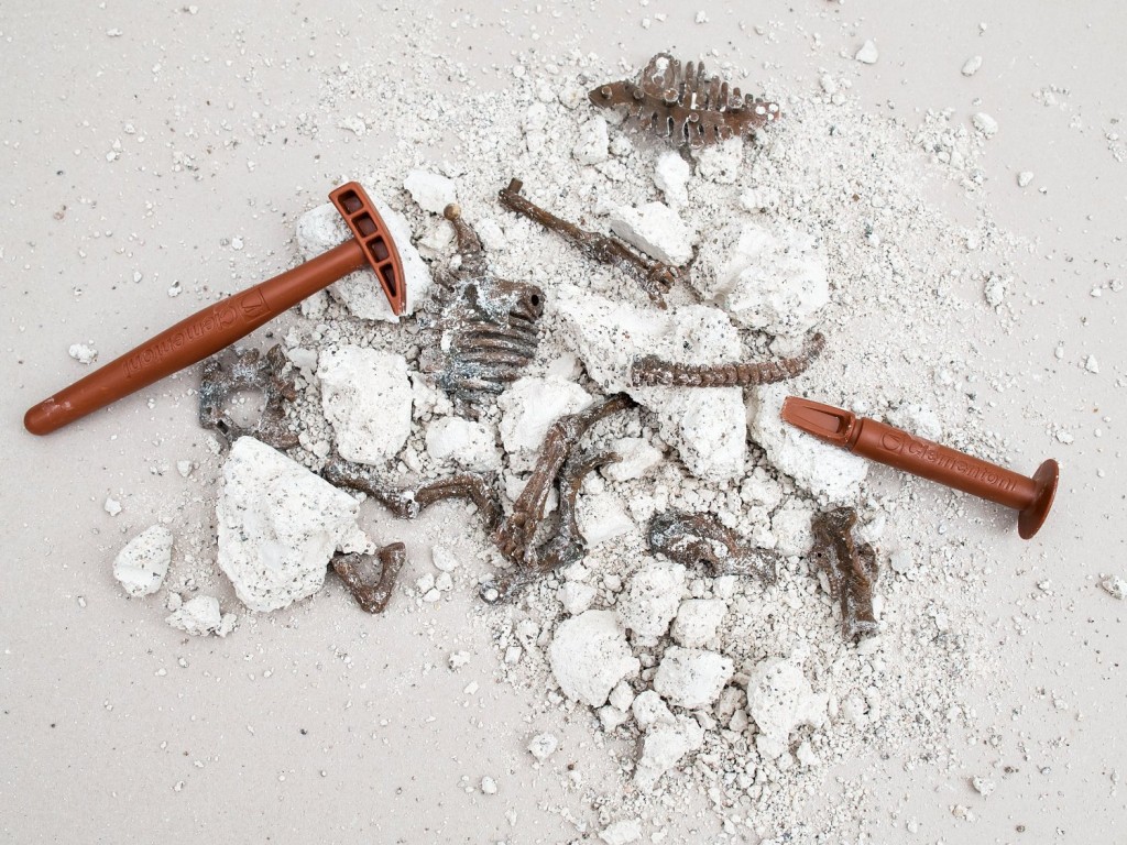 restos arqueologicos de juguete