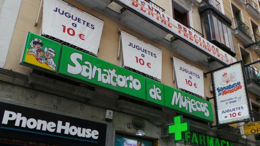 Sanatorio de Muñecos, Reparación de Juguetes