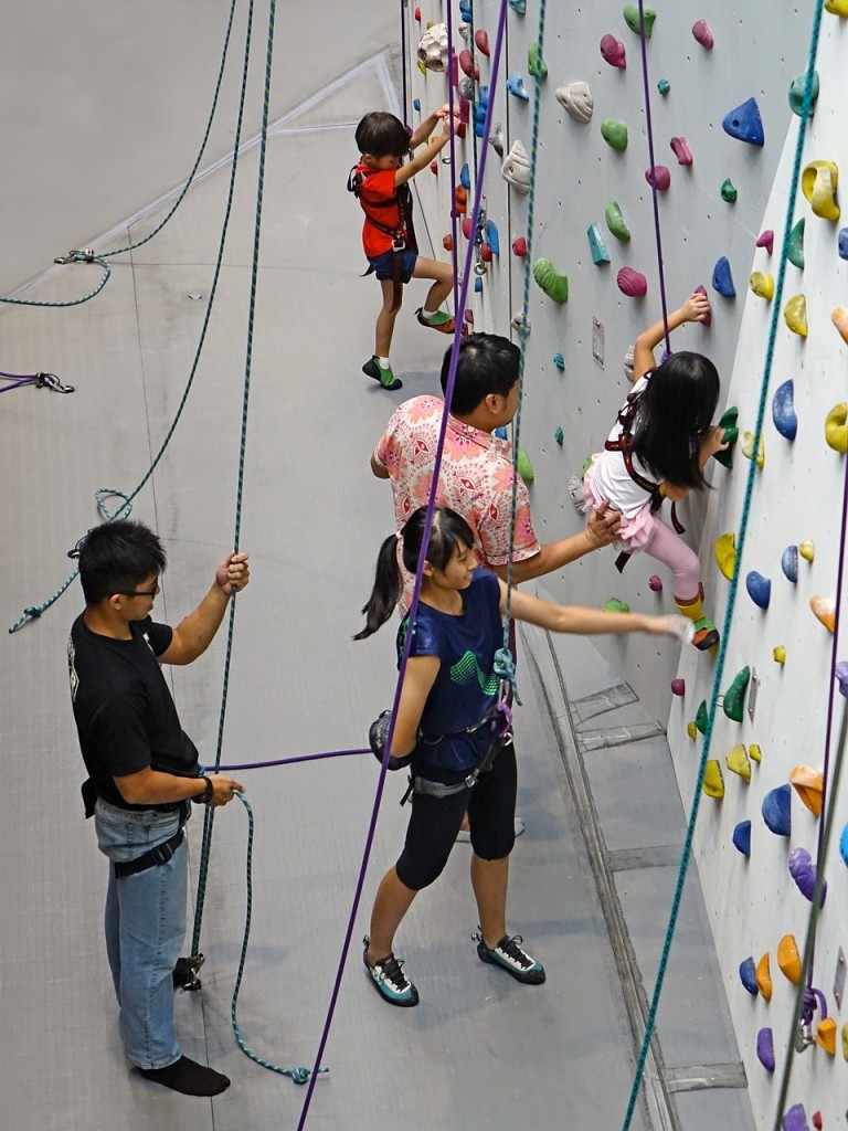 climbing-519198_1280